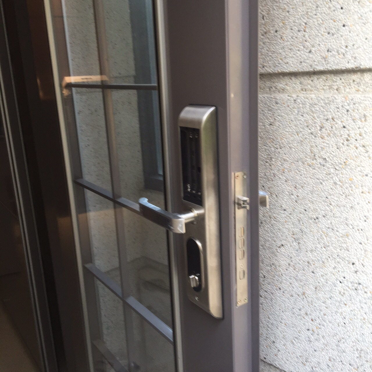 電子門鎖安裝範列1