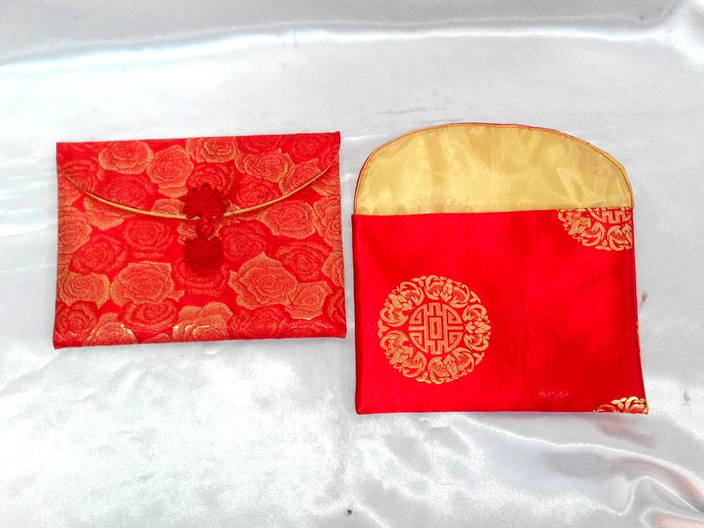 1入絲綢大紅包袋-盤扣