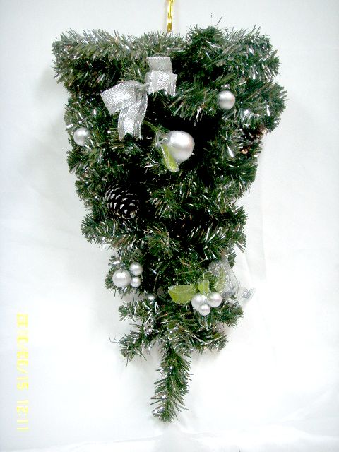 4711542838988聖誕樹圈門飾