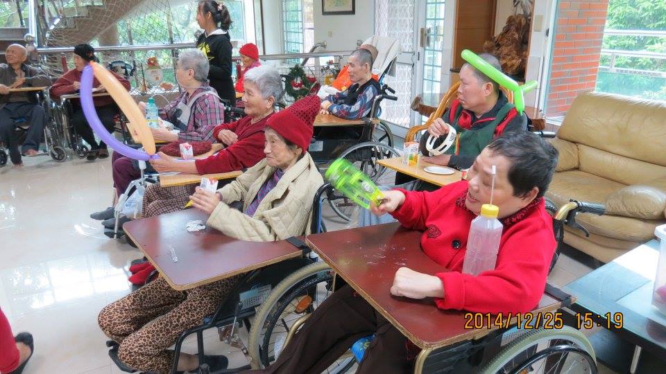 家福住民員工生日聖誕會