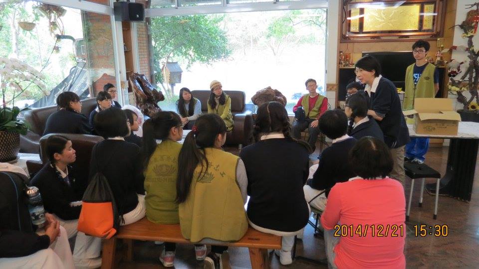 大林慈濟青年社團到院與家福住民活動