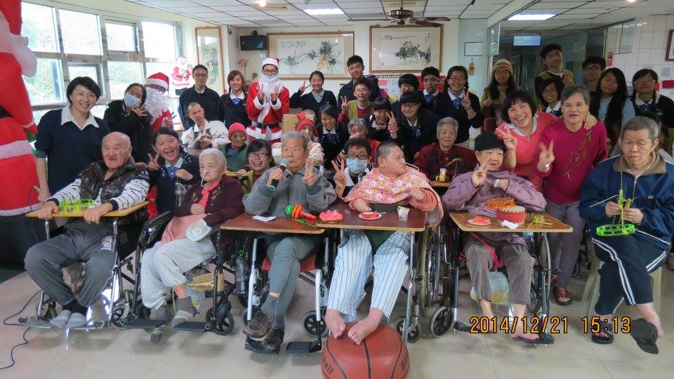 大林慈濟青年社團到院與家福住民活動