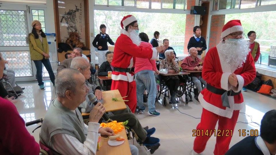 大林慈濟青年社團到院與家福住民活動