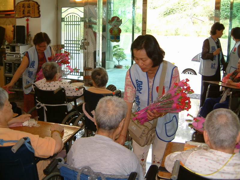 母親節送康乃馨