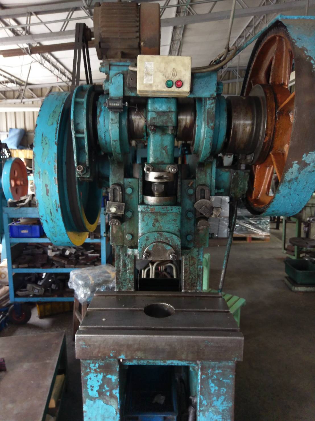 沖壓出力60~120噸.