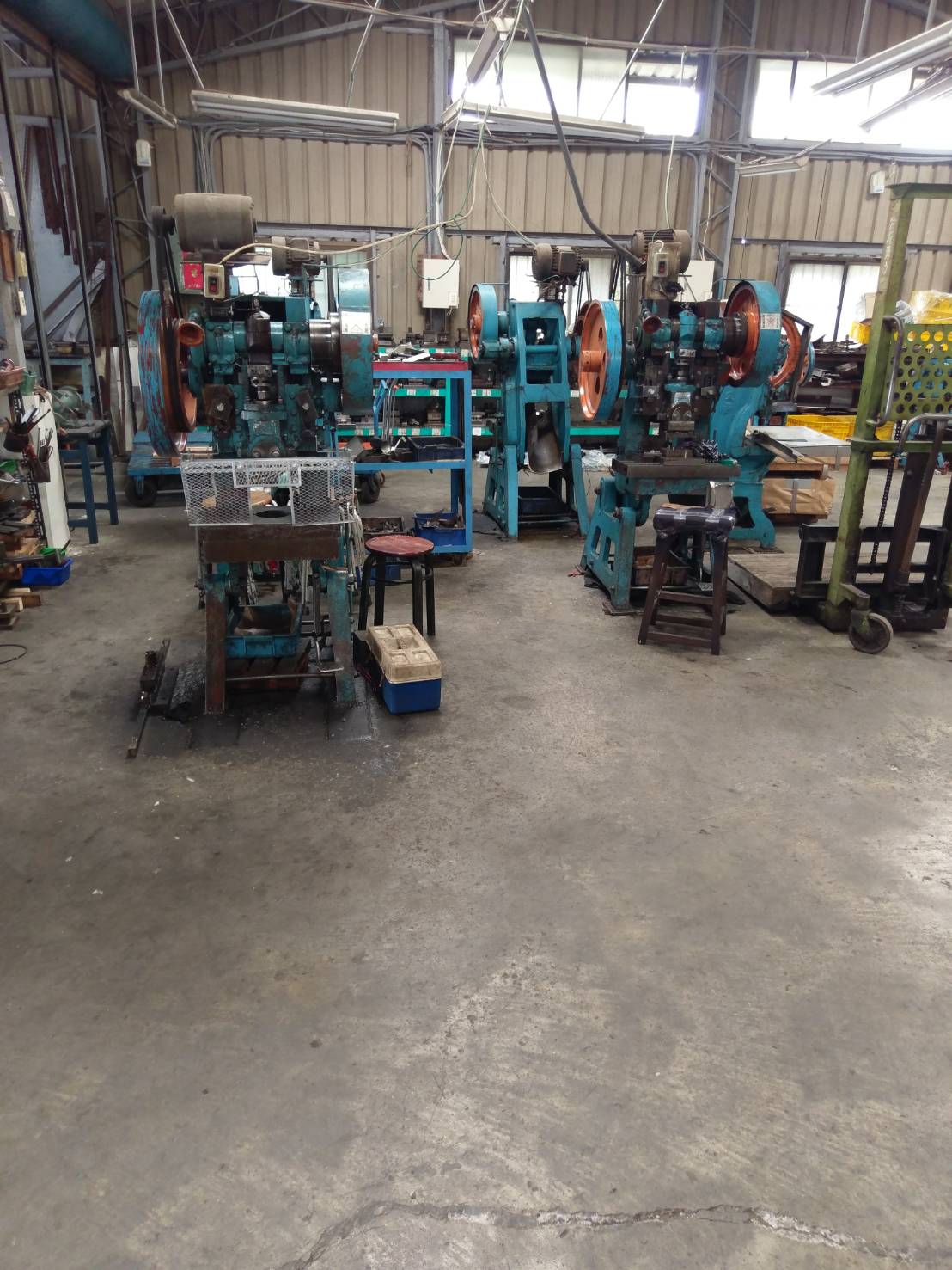 機械設備沖壓出力60~120噸.