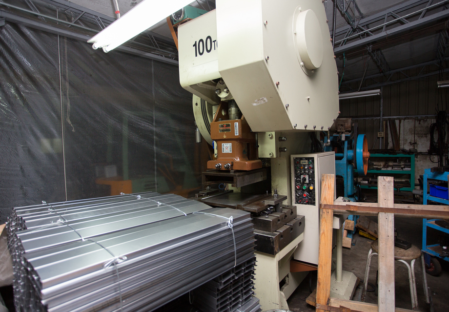 沖床五金製品、沖模