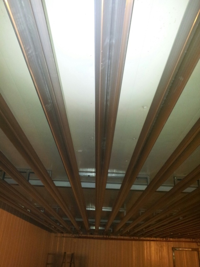 蓄冷式太陽管冷凍庫