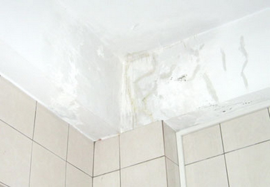 壁內漏水處理前