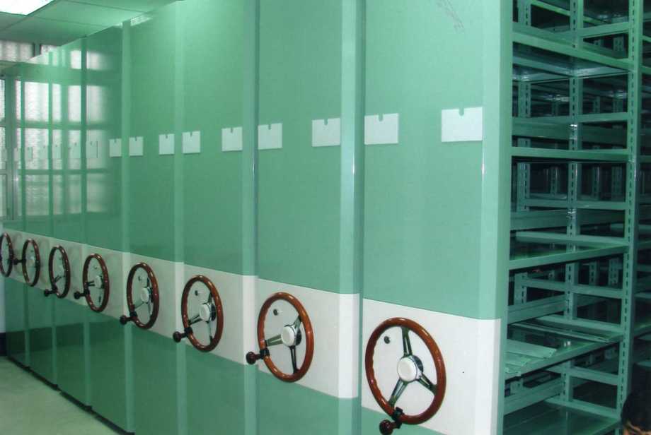 2.移動式檔案櫃