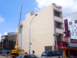 外牆防水彈性塗料-施工中