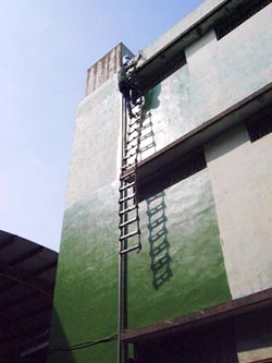 外牆防水繩梯施工