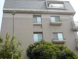 磁磚面外牆噴無痕滲透材-施工前