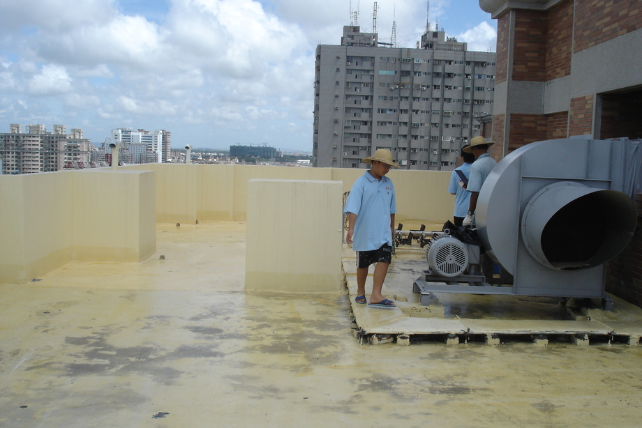 林森路PU防水施工中