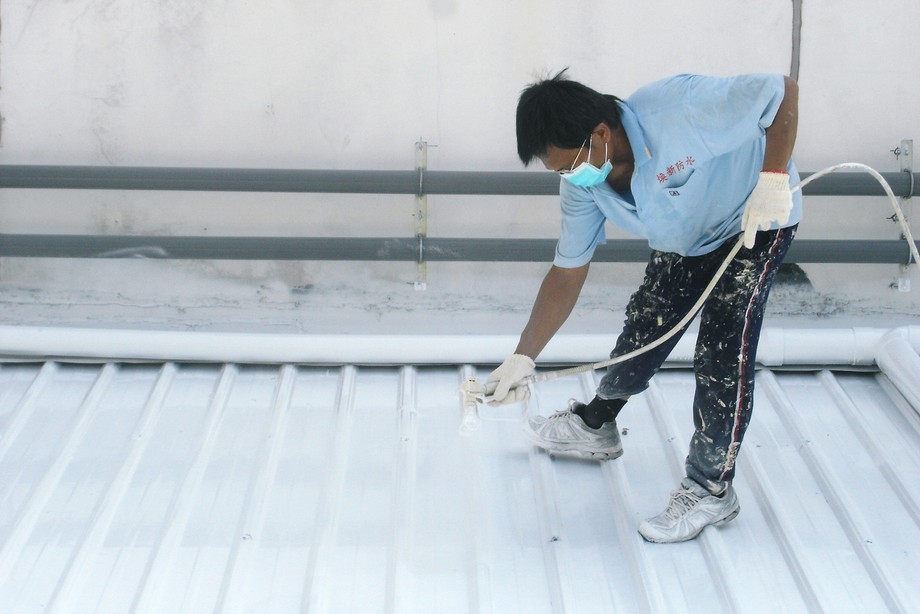 廠房隔熱面漆施工中