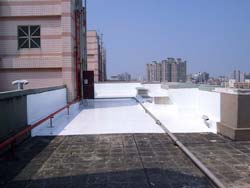 屋頂隔熱磚PU防水-施工中