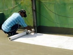 屋頂第二層及第三層防水施工中