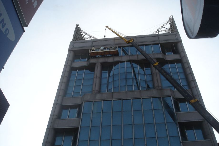 幃幕玻璃防水處理中