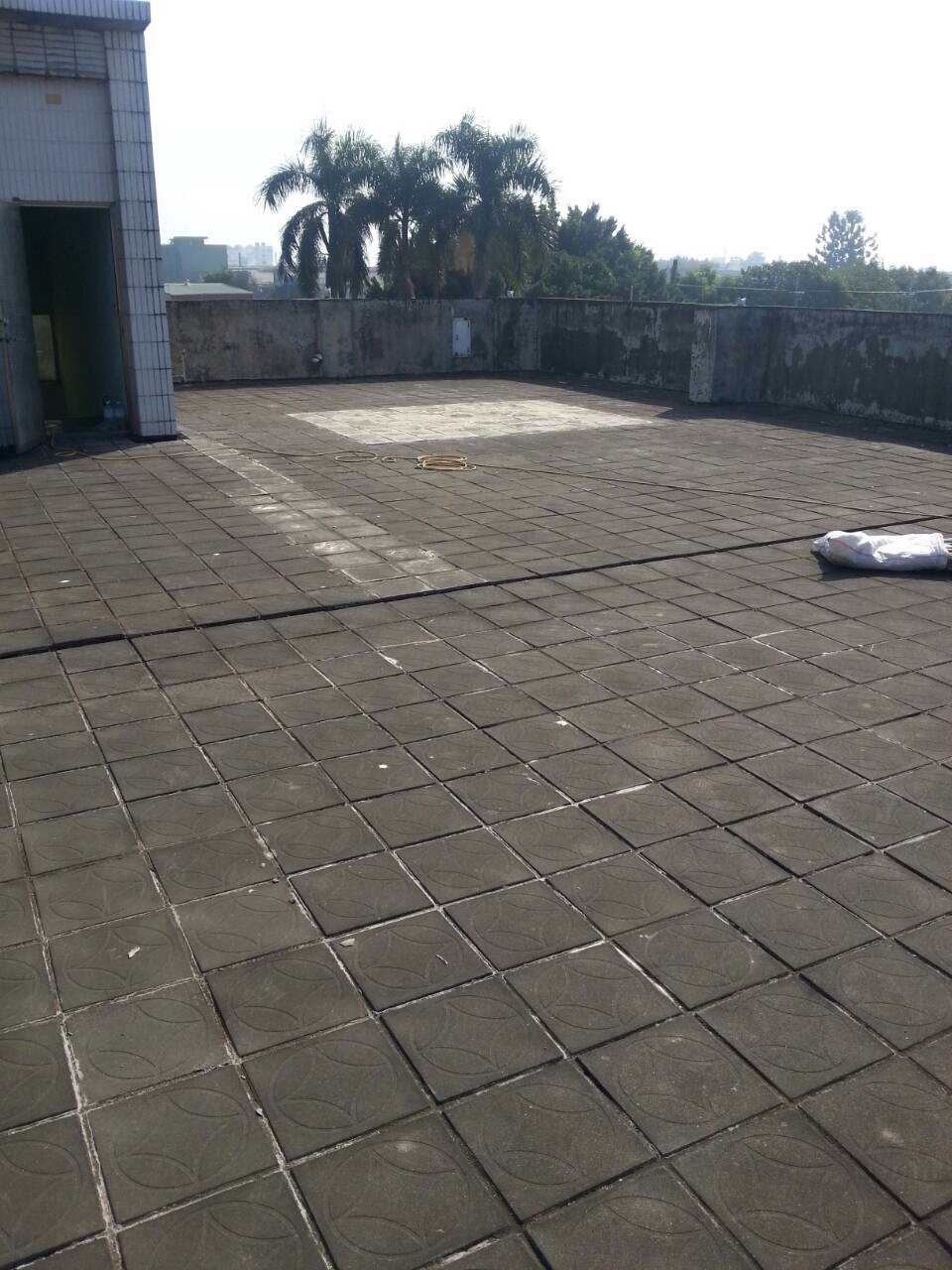 屋頂隔熱磚打除防水工程-施工前