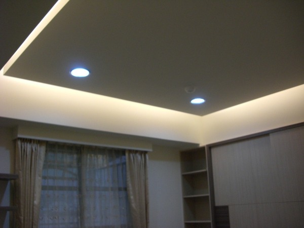 木作天花板-倒吊間接照明天花板+崁燈