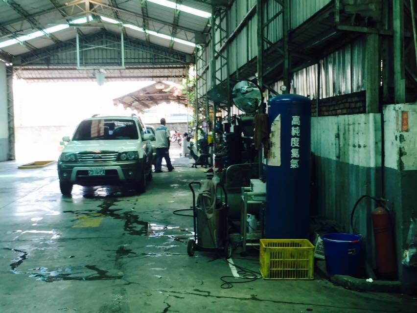 台南永康瑞特(福特)保養廠反射鏡安裝圖3