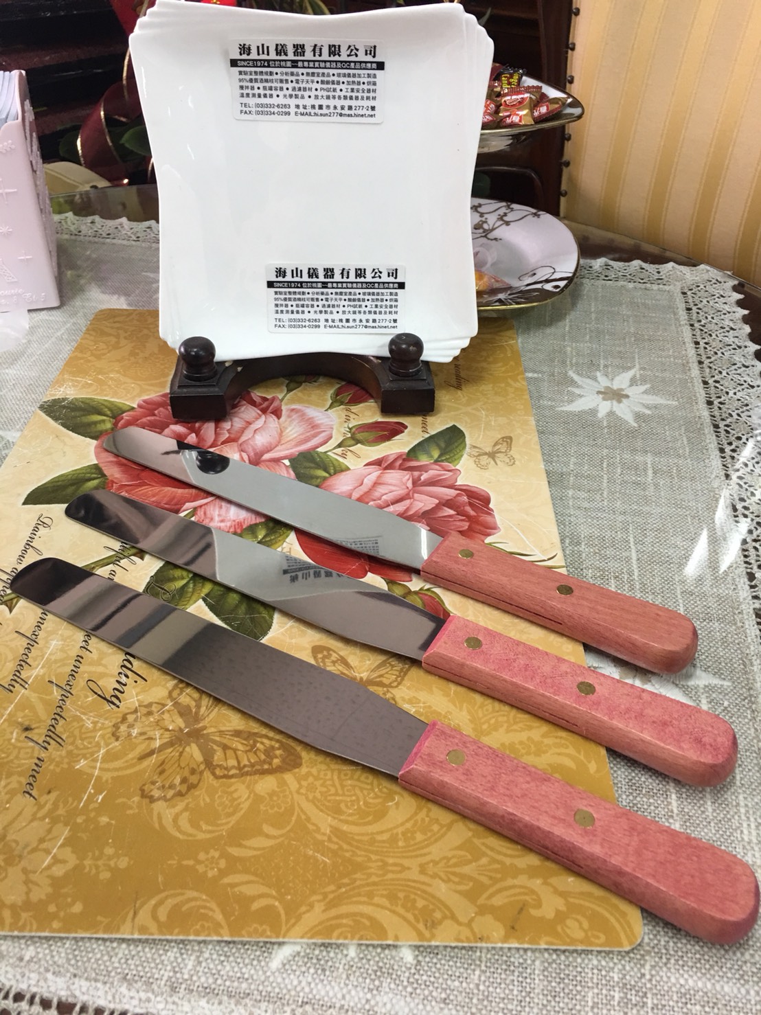 不鏽鋼刮刀8吋木柄刮刀