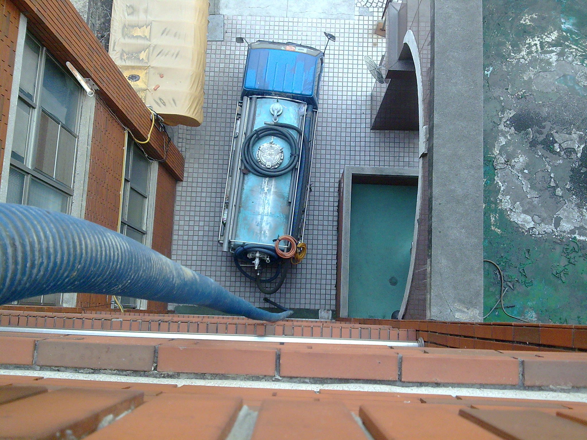 水肥車~通大樓馬桶