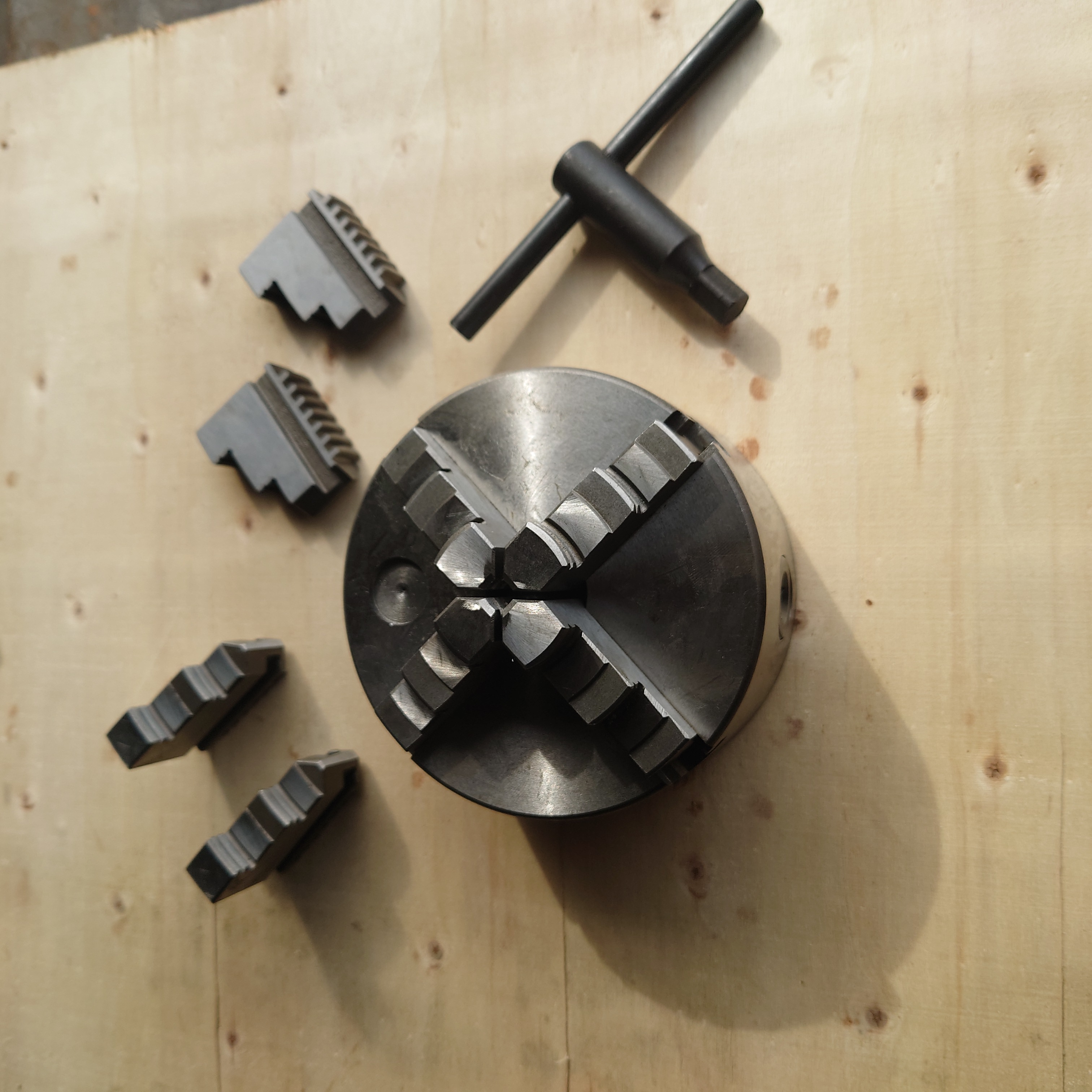 全新四爪同動型夾頭6英吋*160MM