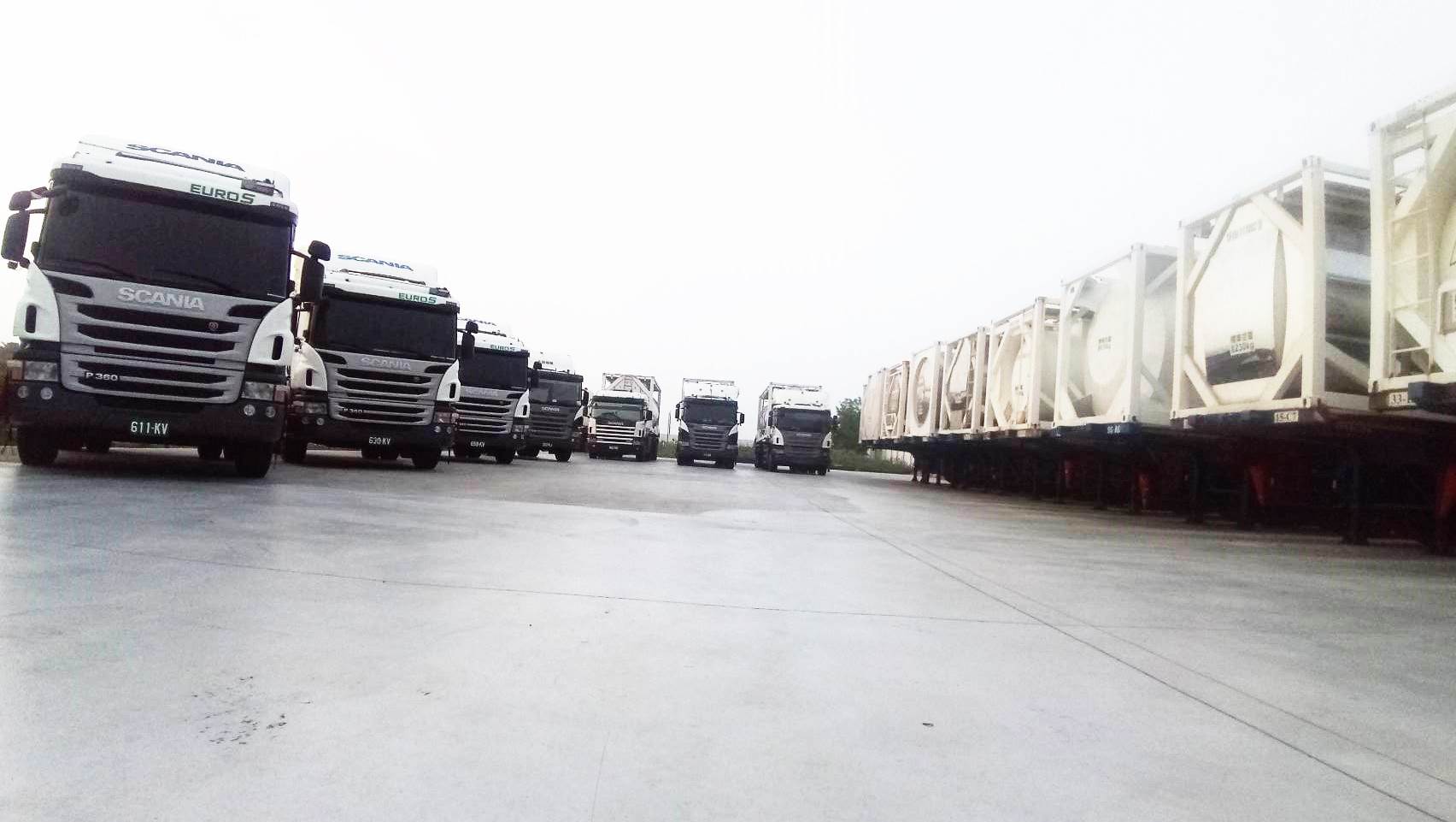 公司備有完善安全的停車空間