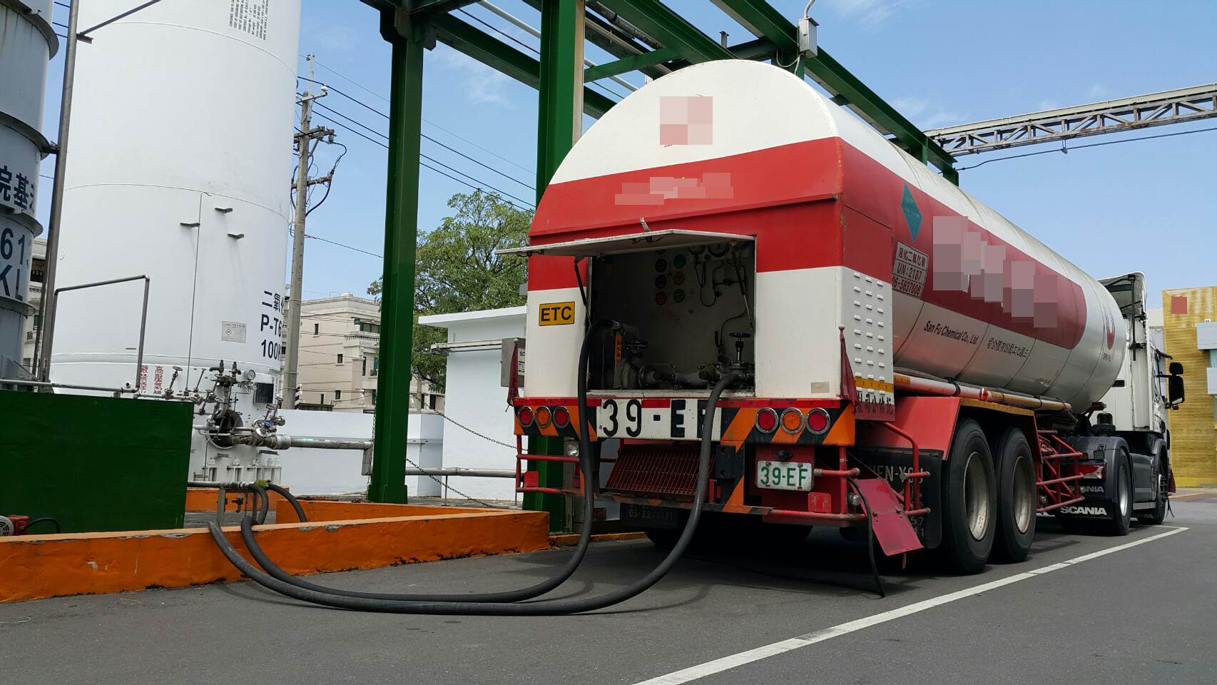 高壓氣體容器充填作業專車(司機備有衛生安全專業證照)2