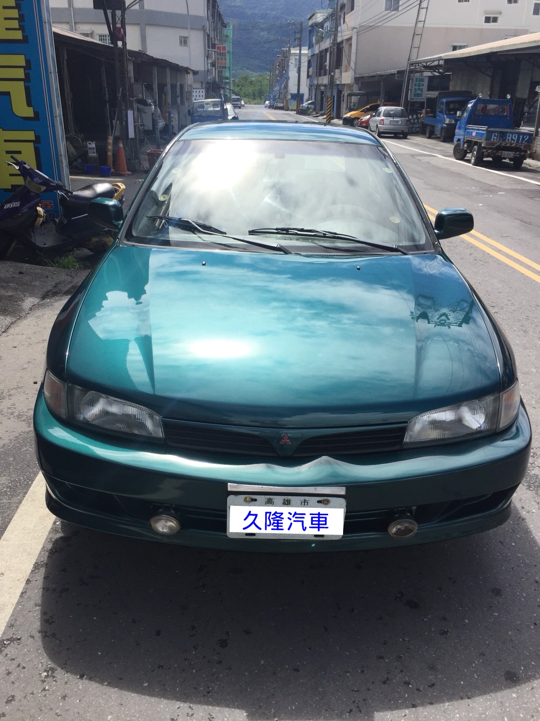 烤漆專輯-烤漆完工-光亮如新交車了-久隆汽車修理廠