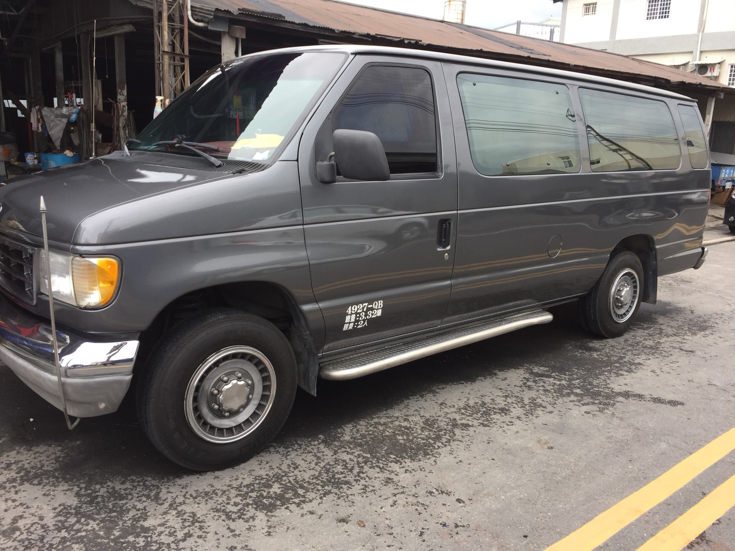 FORD烤漆整修後-久隆汽車修理廠