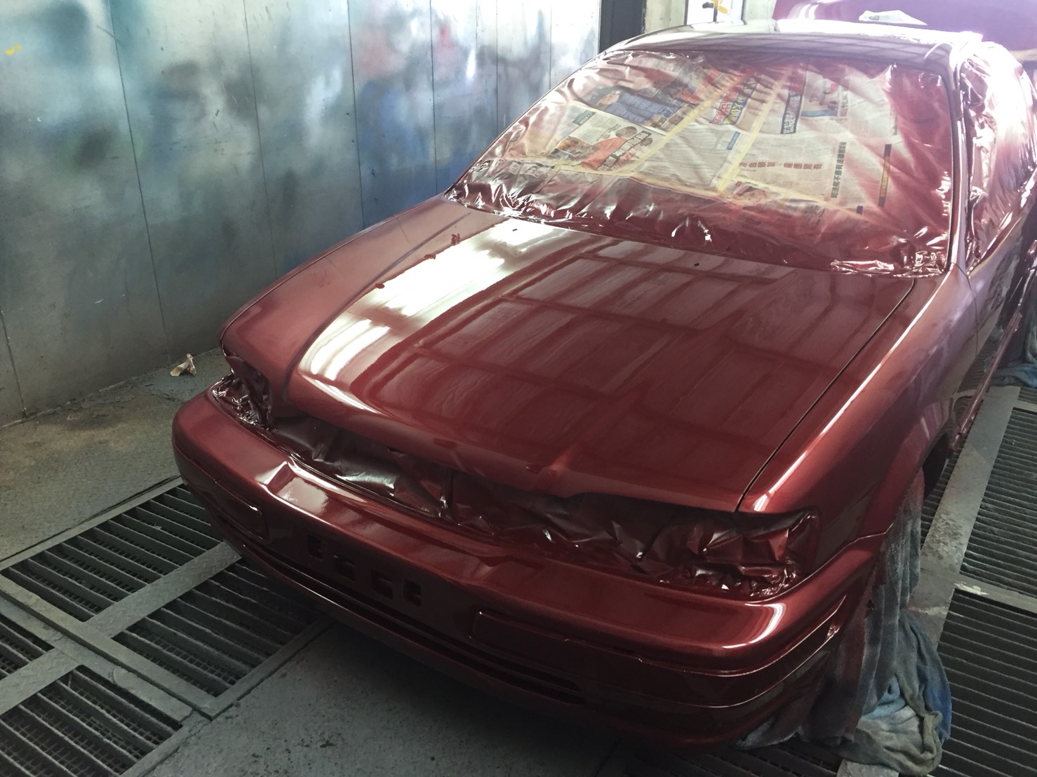 Toyota舊車翻新-烤漆中-久隆汽車修理廠