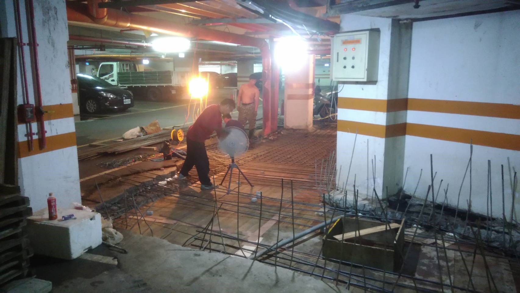 泥作鐵網鋪設灌漿4