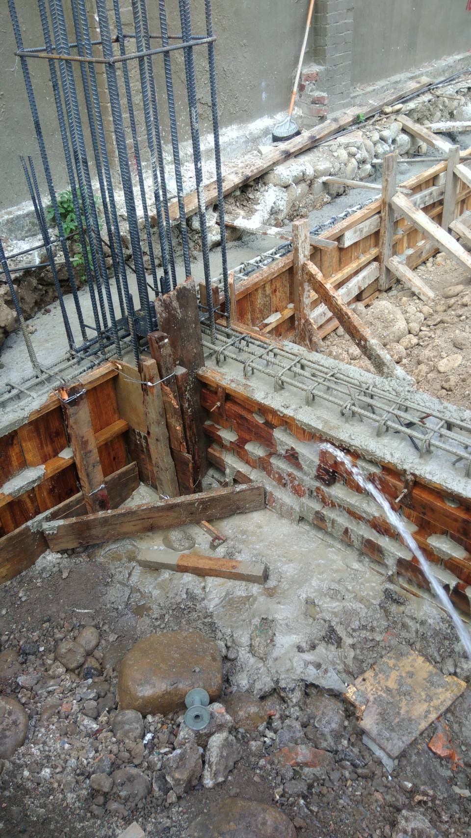 泥作鐵網鋪設灌漿8