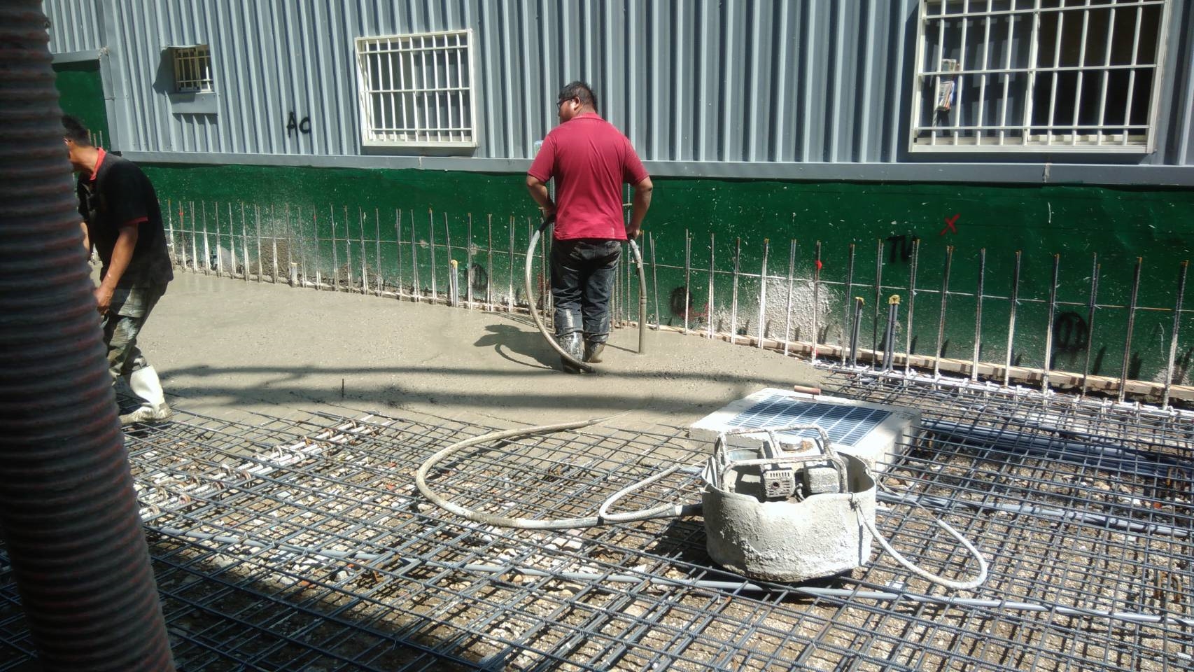 泥作鐵網鋪設灌漿11