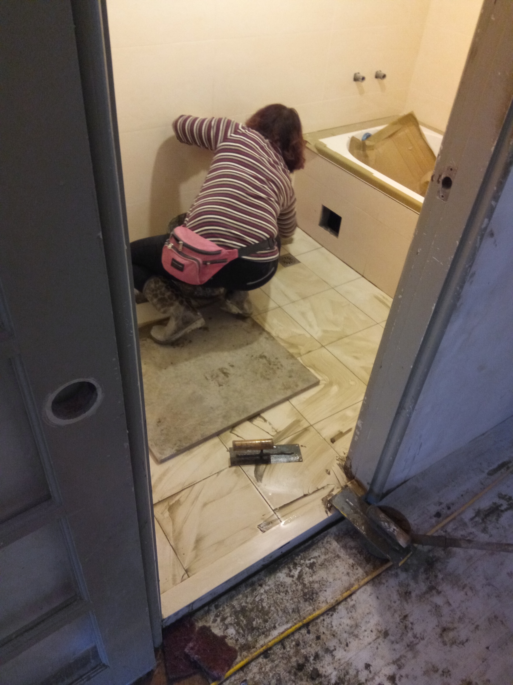 新北市新莊住家泥作浴室磁磚鋪設