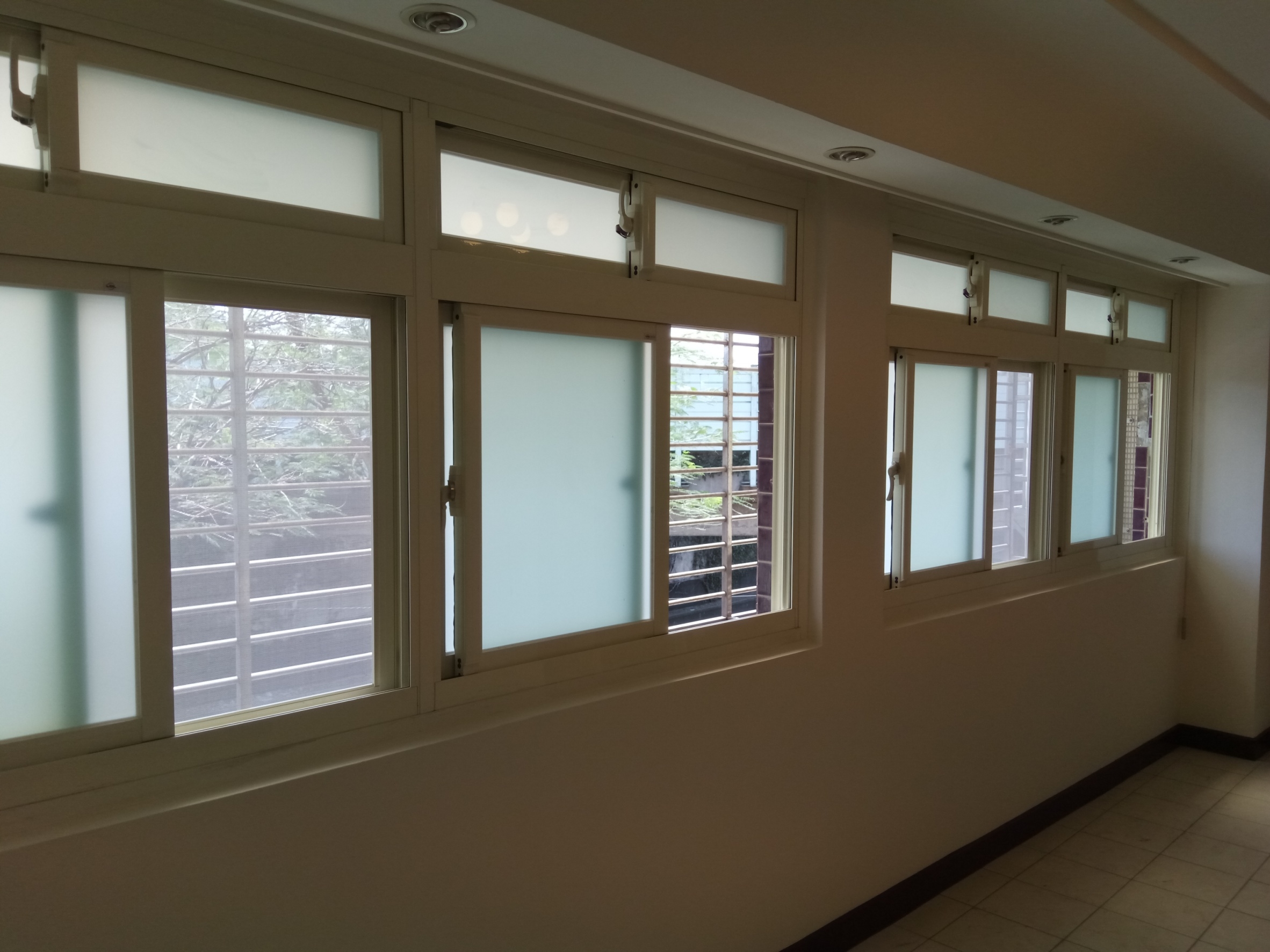 新北市住家新作油漆與木頭漆粉刷