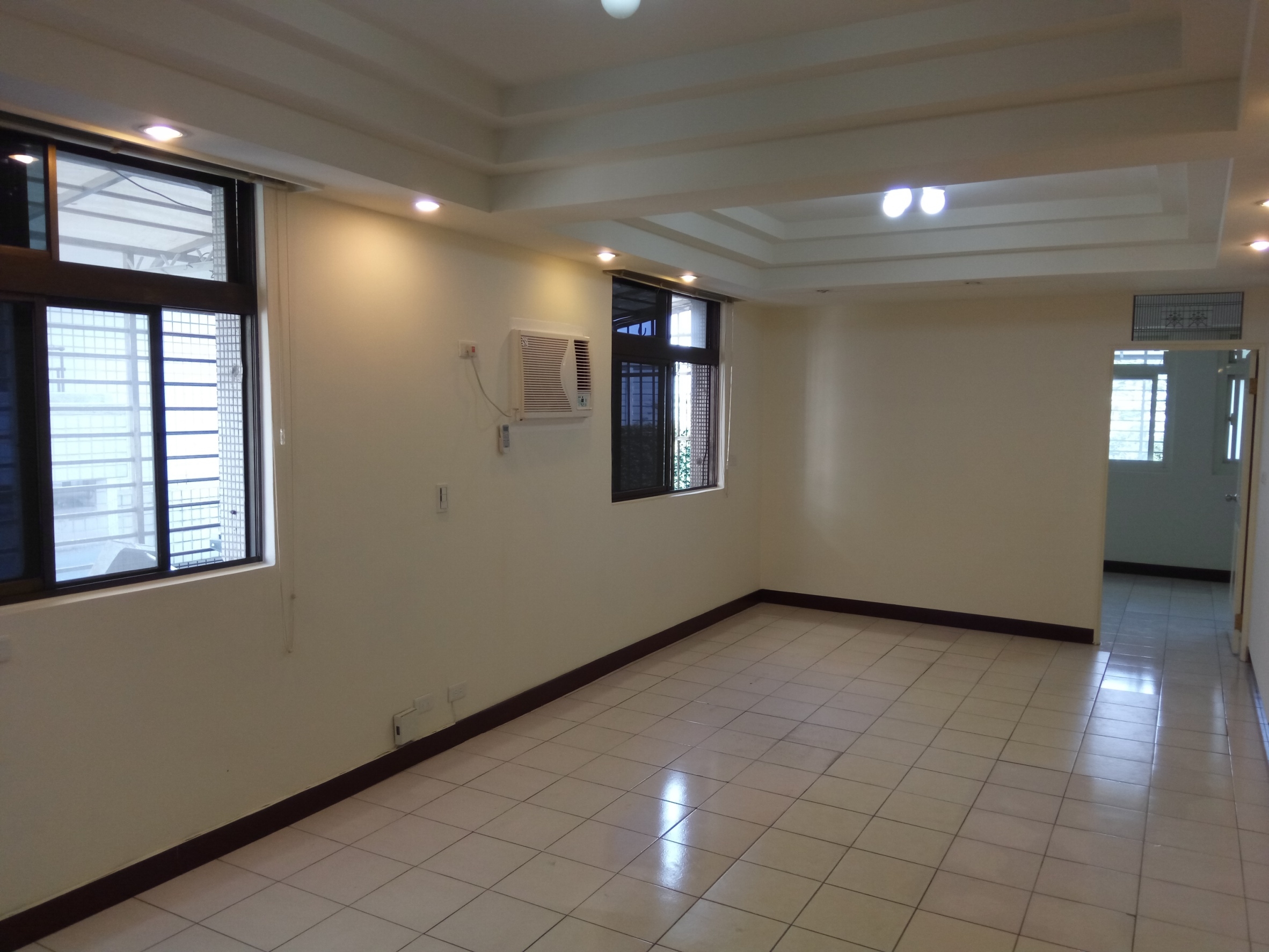 新北市住家新作油漆與木頭漆粉刷