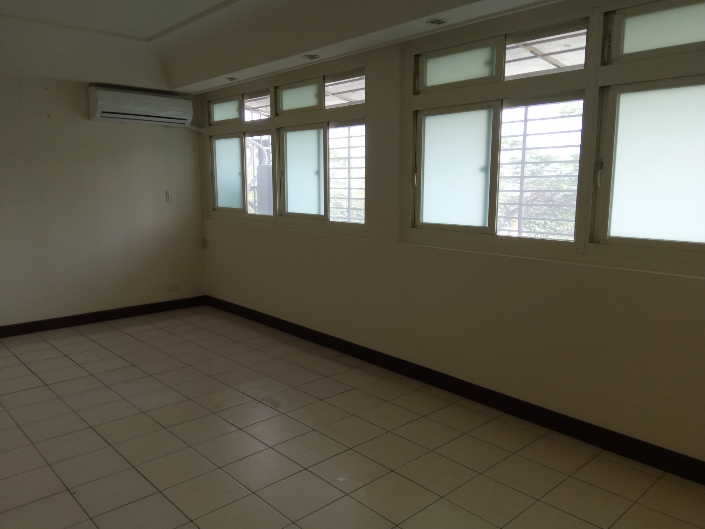 新北市住家新作油漆與木頭漆粉刷