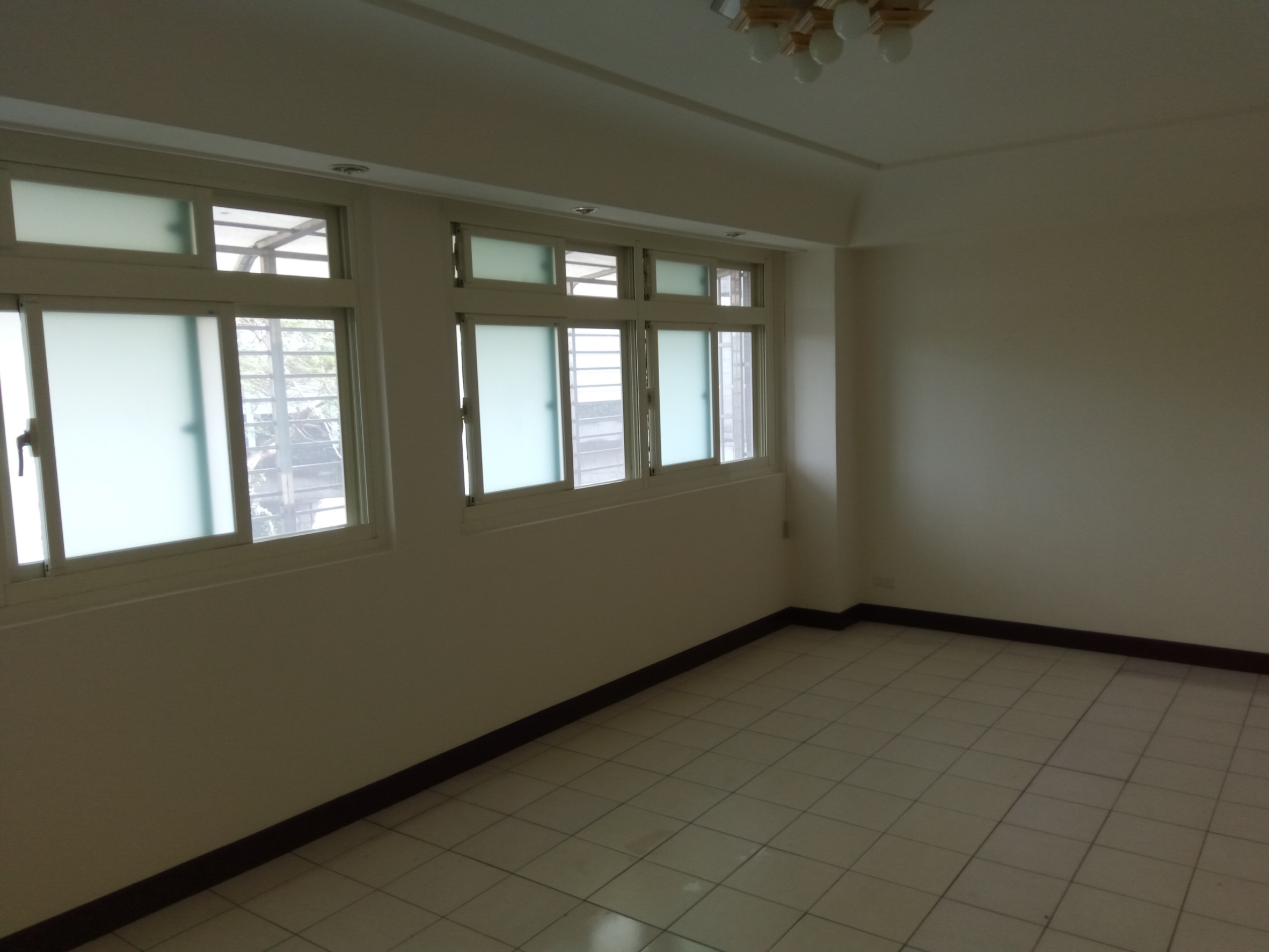 新北市住家新作油漆與木頭漆粉刷