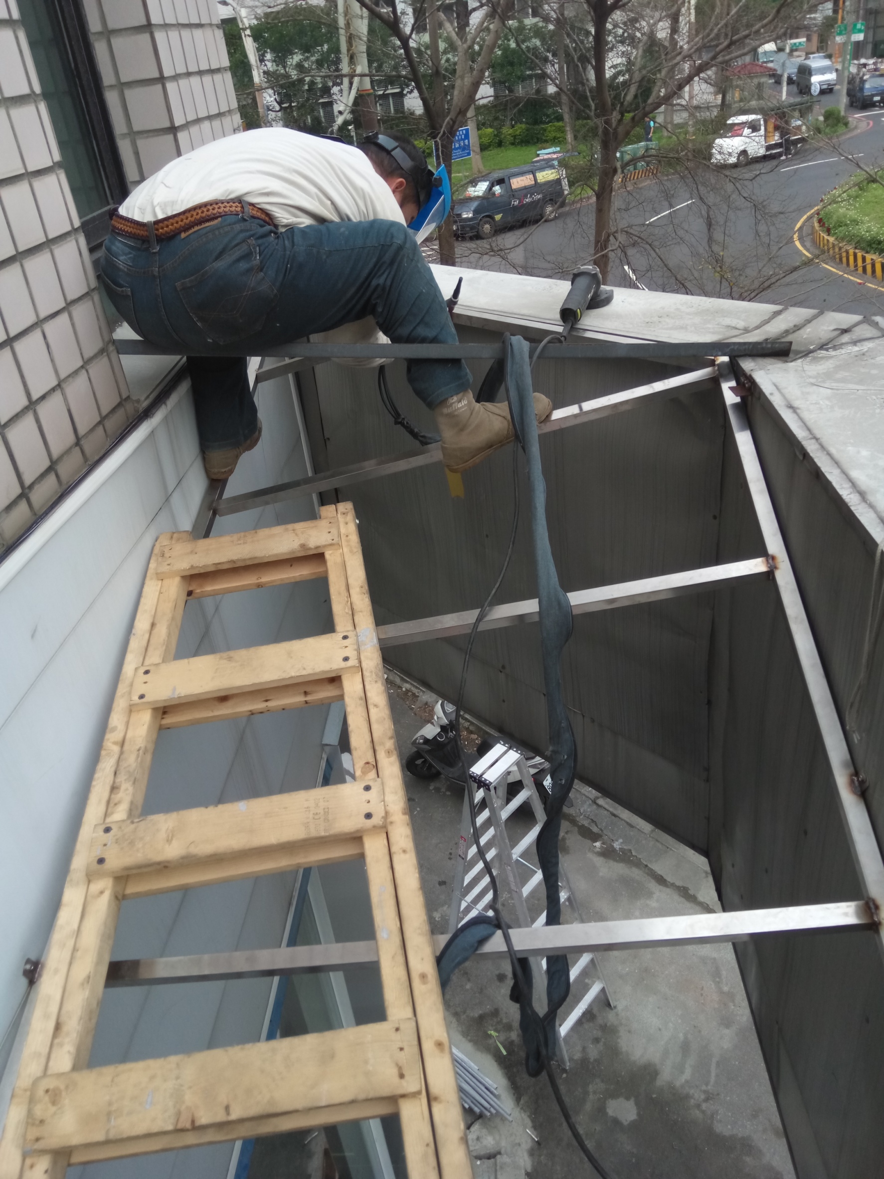 新北市新莊遮陽板