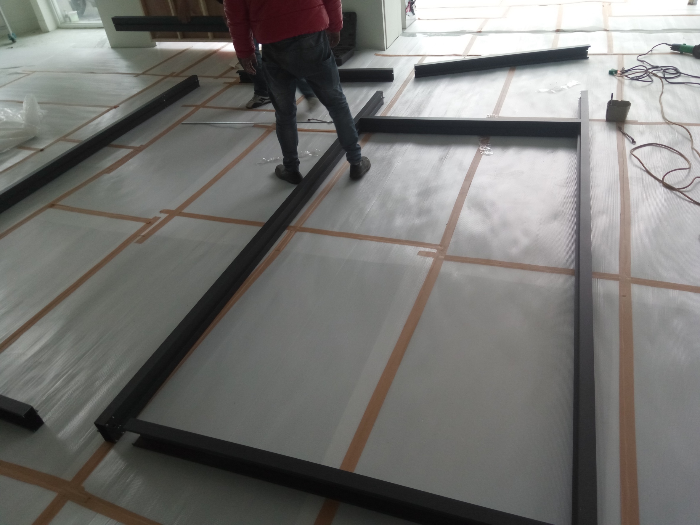 新北市新莊鋁窗工成店面玻璃落地窗