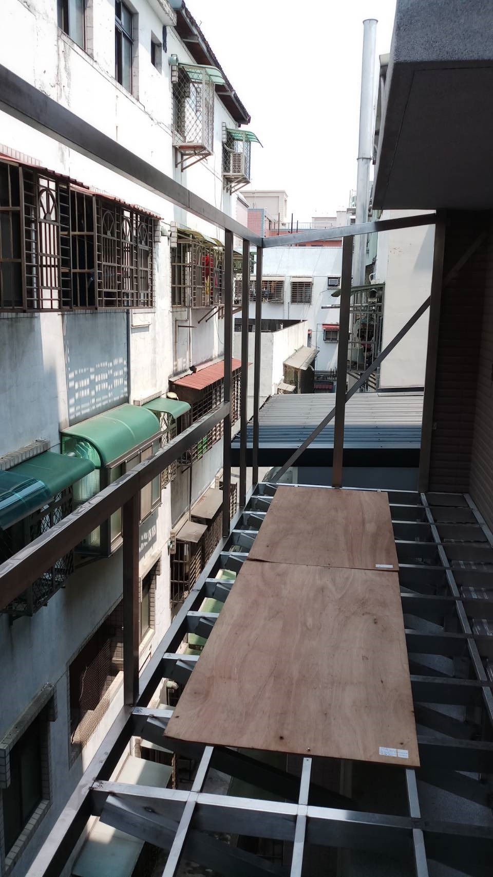 台北市鐵窗更新安裝、鐵工特殊訂製