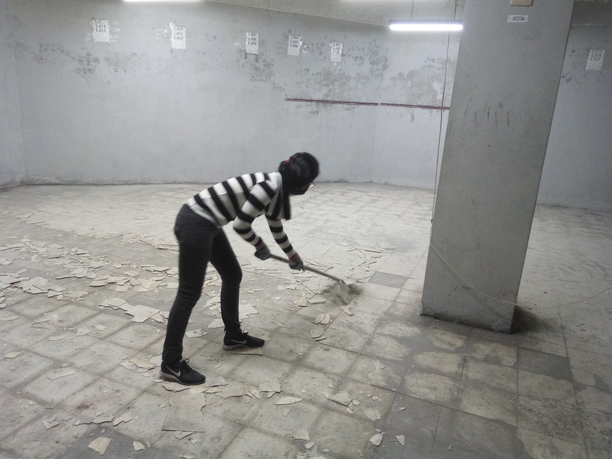 新北市店面拆除工程拆除工程(塑膠地板拆除、隔間拆除)