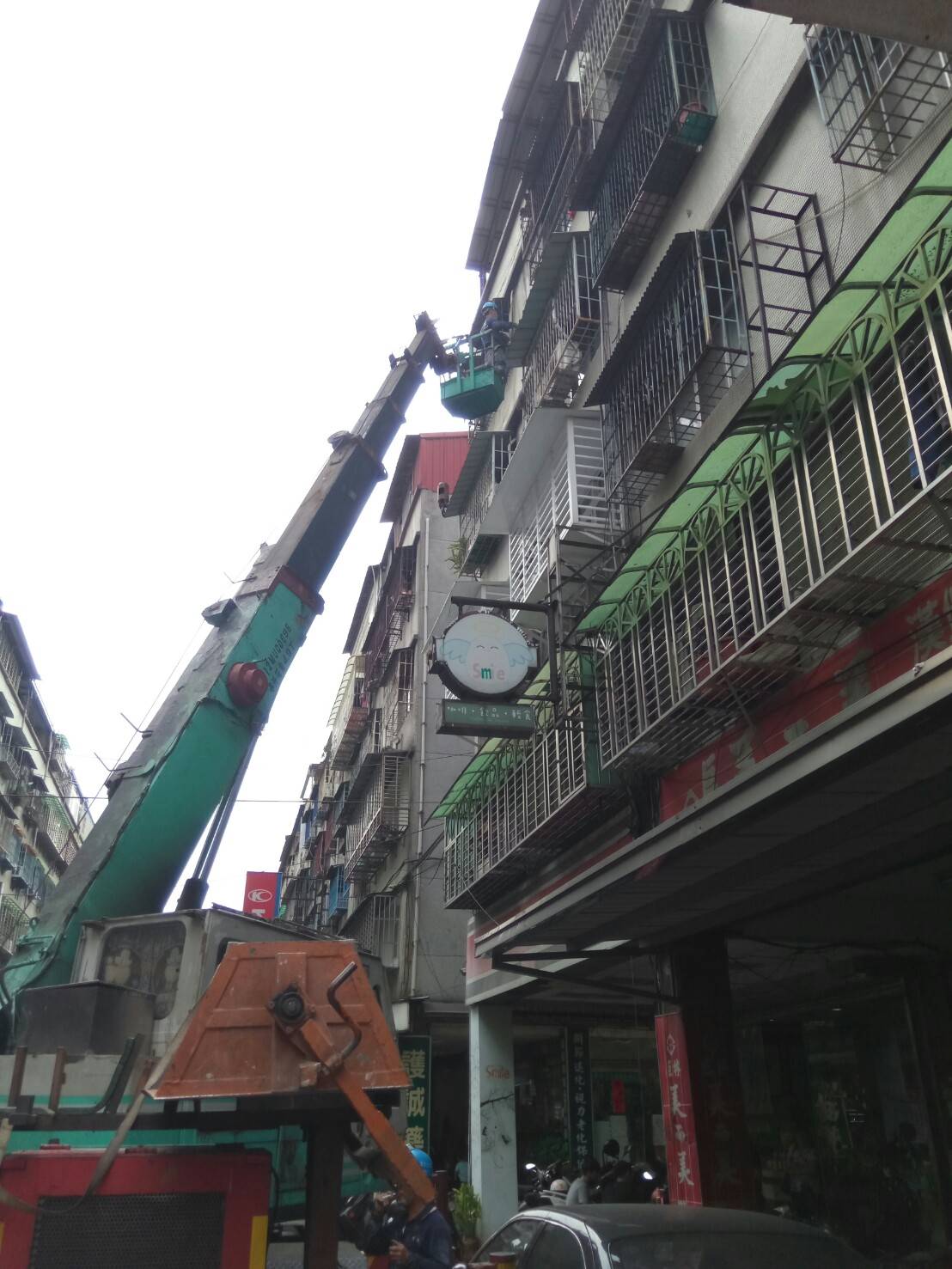 新北市遮雨棚更換,牆面漏水修補