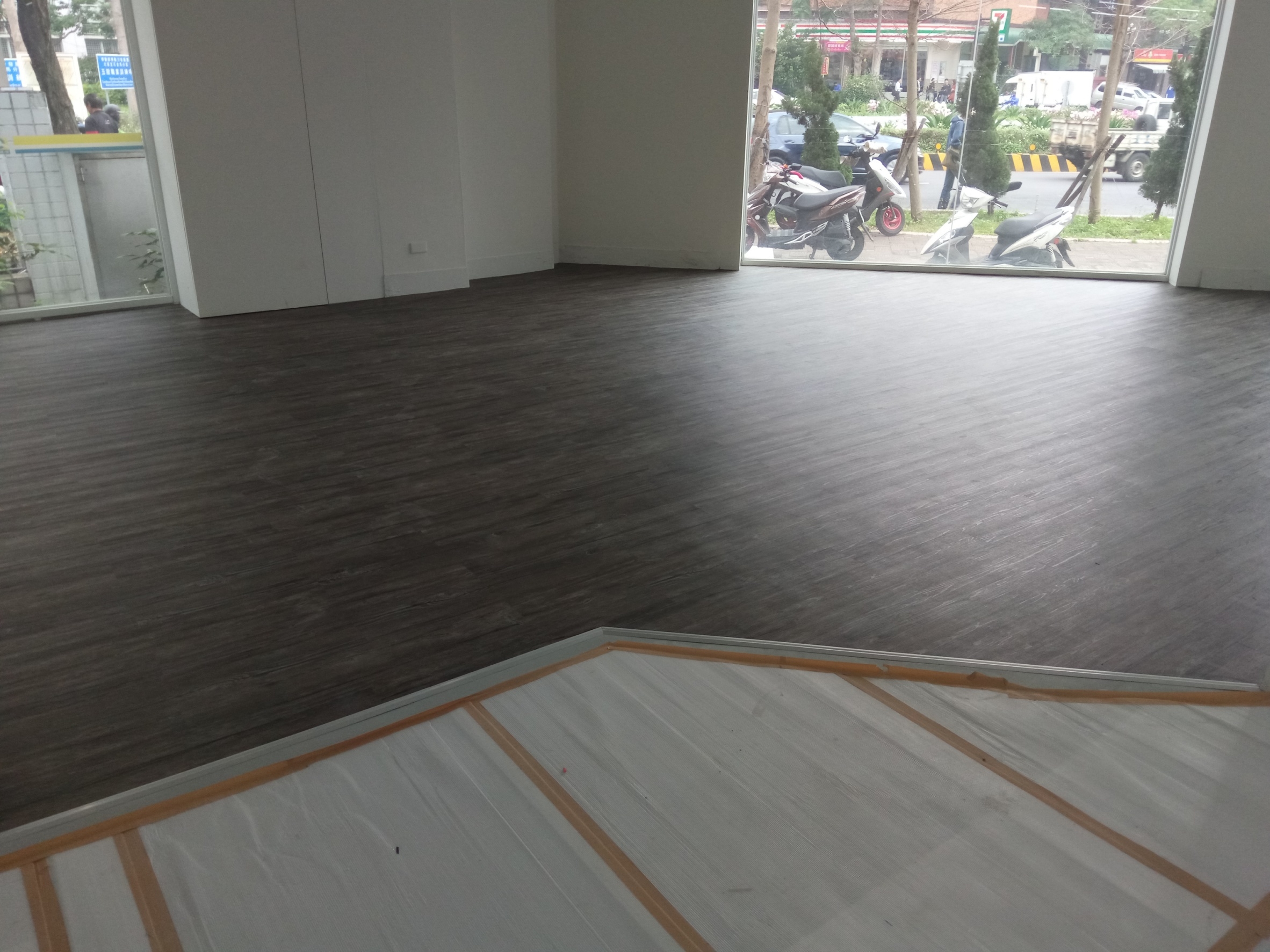 新北市板橋住家塑膠耐磨地板鋪設