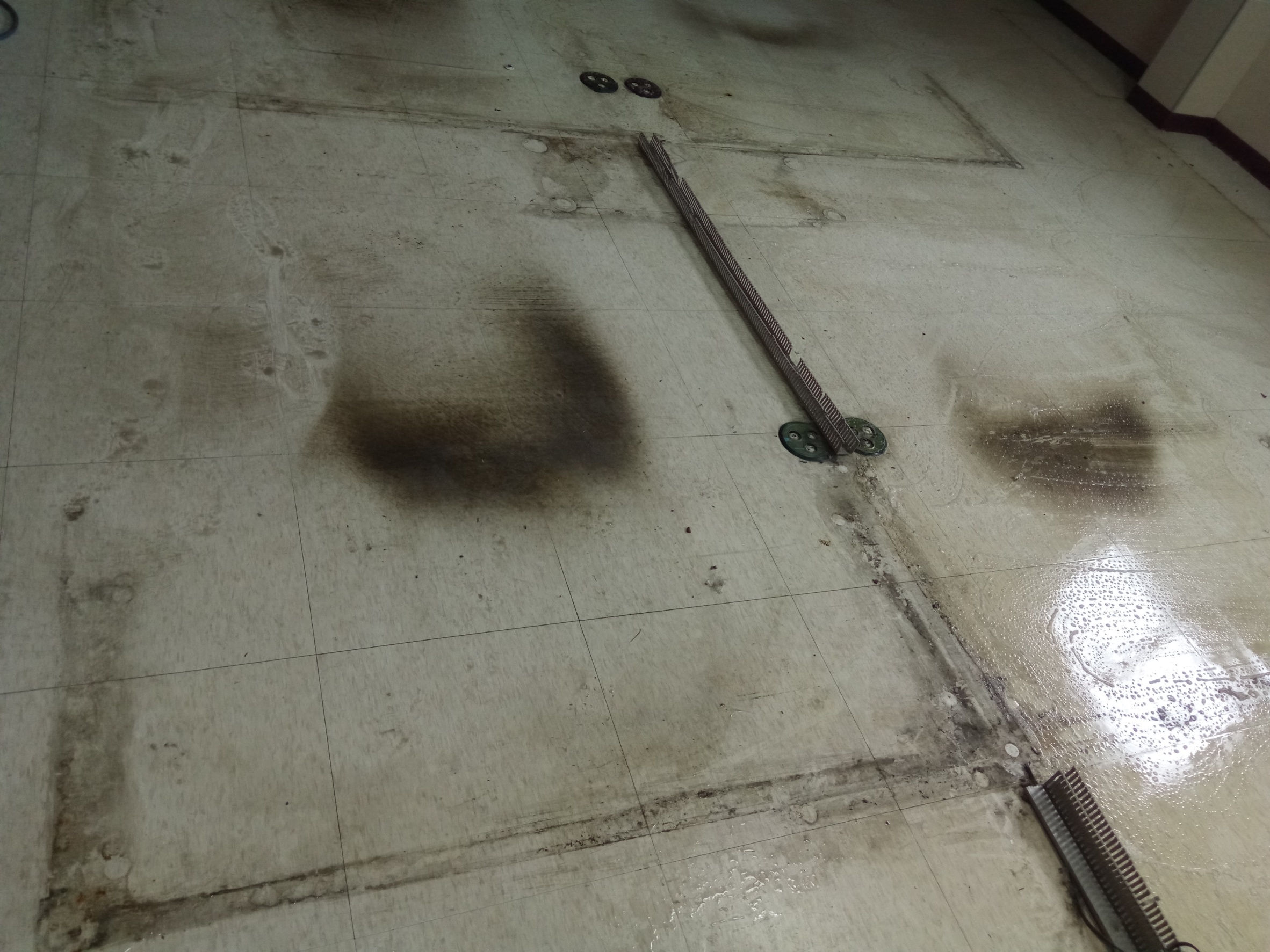 台北市辦公室打蠟、桌板清洗