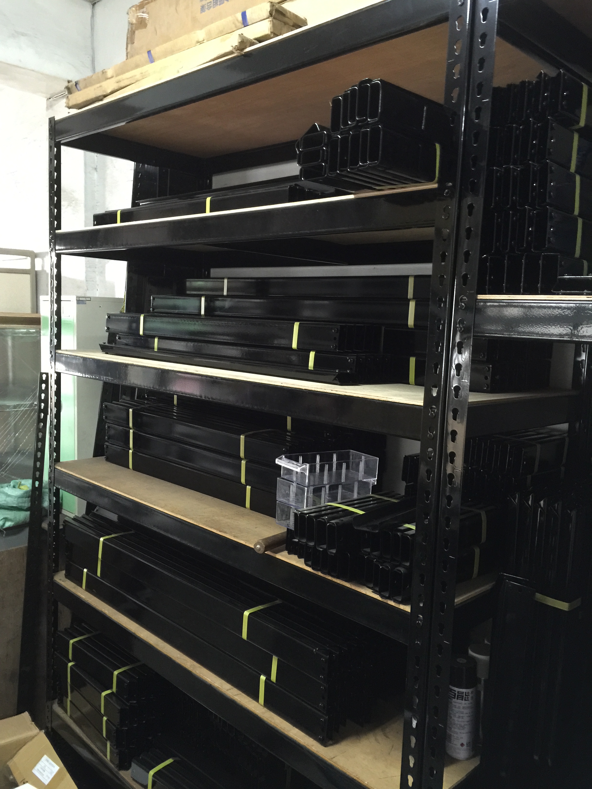 黑色烤漆免螺絲角鋼架