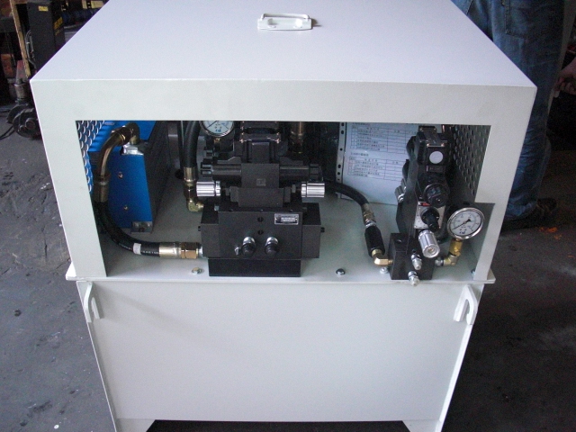 客製化專用機、油壓動力單元、設計組立、服務專線0933-428071黃先生